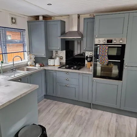 Windermere Lodge,Sleeps 6-2
