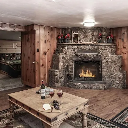 Coyote Cabin - Private Hot Tub - Upper Canyon-3