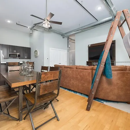 Central Lofts Condo- Year Round Pool- Hot Tub- Close To Beach-3