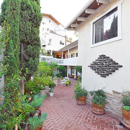 Catalina Courtyard Suites-3