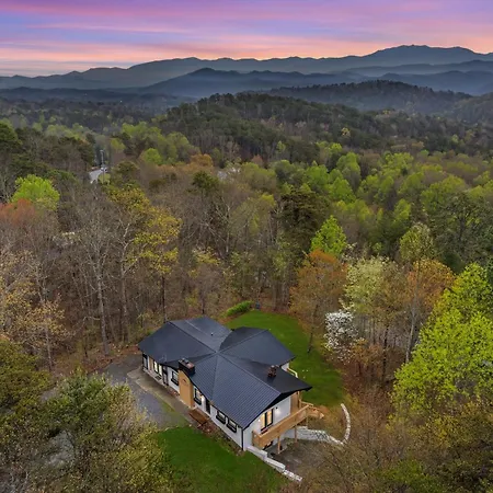 Bluff Mountain Bungalow Home-3
