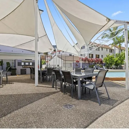 Aqualine Apartments On The Broadwater-3