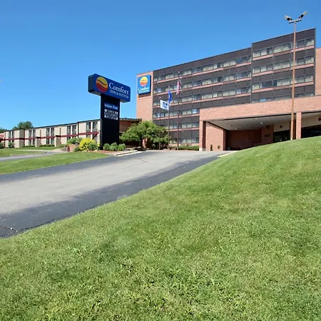 Comfort Inn & Suites Madison - Airport-3