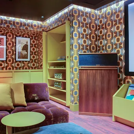 Moxy Banff-2