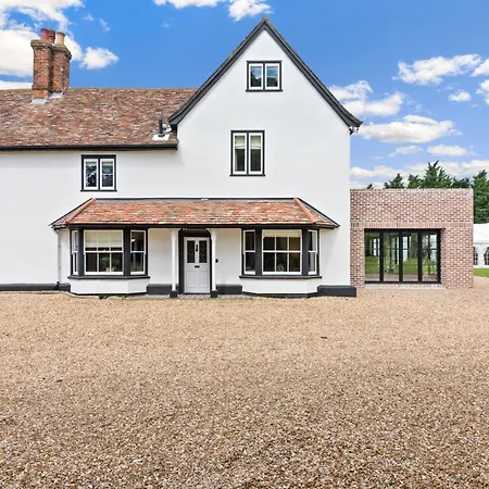 The Manor At Minstrel Court-2