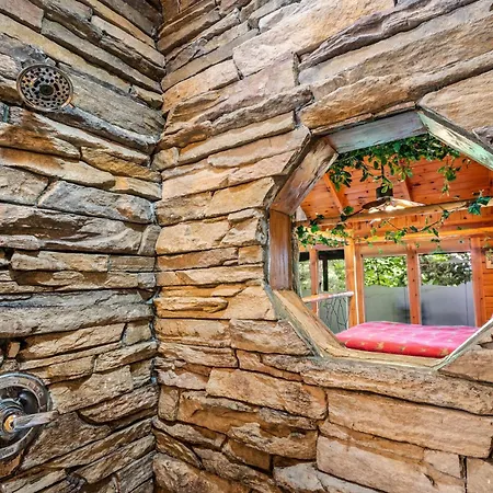 Gatlinburg Enchanted Treehouse By Stony Brook Cabins-2