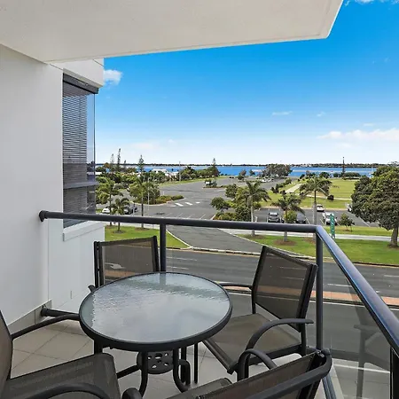 Aqualine Apartments On The Broadwater-2
