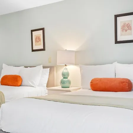 The Lighthouse Inn & Suites-2