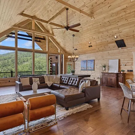 Take Me Down To "Bearadise City", A Luxurious 4 Bedroom Cabin Nestled In The Cobbly Knob Resort!-2
