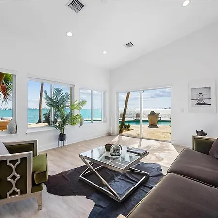 Villa Hashmi Luxury 5Bd & 5Ba Retreat On North Bay Island-2