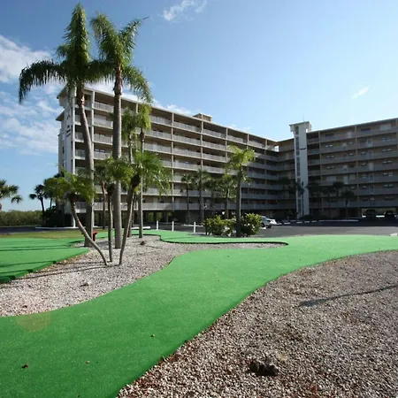 508 Bayshores Yacht Tennis Club-3