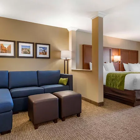 Comfort Suites Albuquerque Airport-3