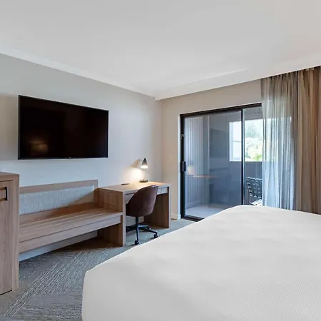 Best Western Plus Inn At The Vines-2