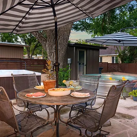 Cava House, Hot Tub, Cowboy Pool, Fire Pit!-3