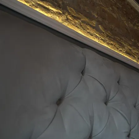 Rhome Luxury Suite-3