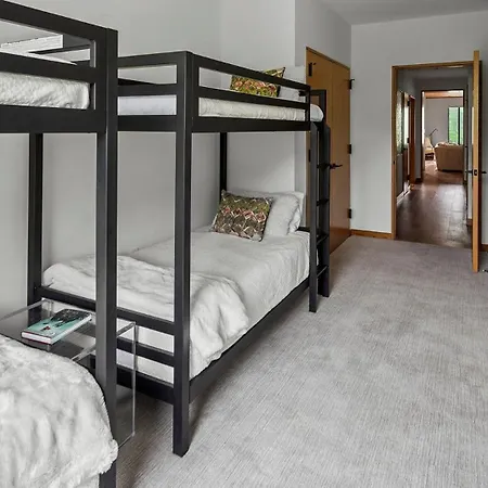 4F One Spruce Peak Stowe Mountain Resort Ski In Ski Out 4 Bed Sleeps 10-3