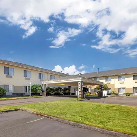 Comfort Suites Near Vancouver Mall-3