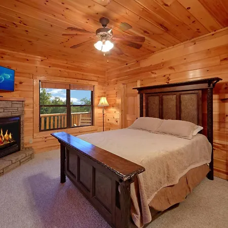 Private Theater Room Hot Tub Game Room-3