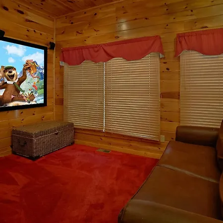 A Mountain View Theater Lodge Holiday Home-3