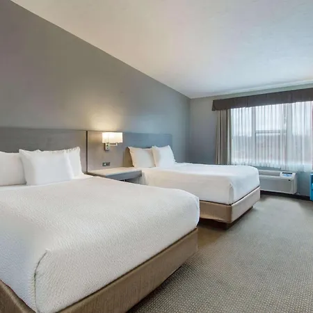 Days Inn & Suites By Wyndham Moncton-2