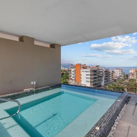 Rooftop Pool, Bar And Gym, Romantic Zone Stay-3