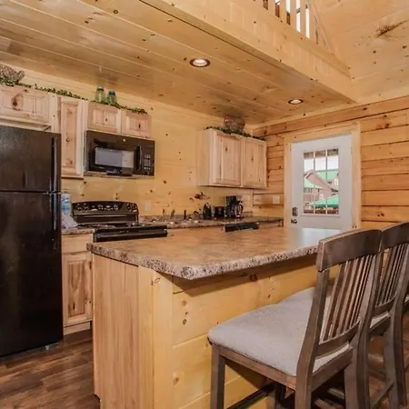Papa Wolf'S Cabin - Pool Community-3