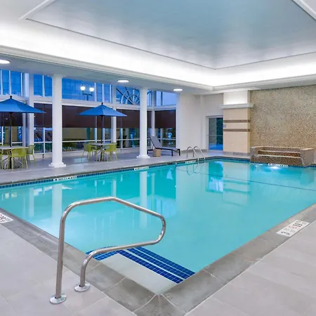 Hampton Inn & Suites Buffalo/Downtown-2