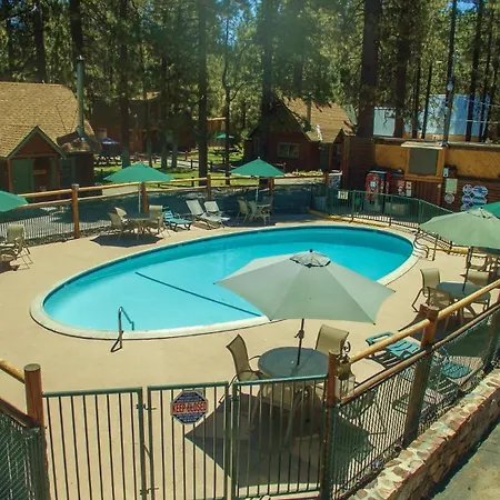 Golden Bear Cottages-2