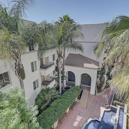 Penthouse One Bedroom Garden View Condo By Ucla-2