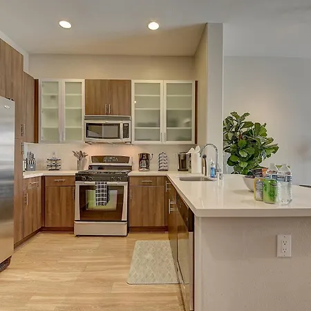 Penthouse One Bedroom Garden View Condo By Ucla-3