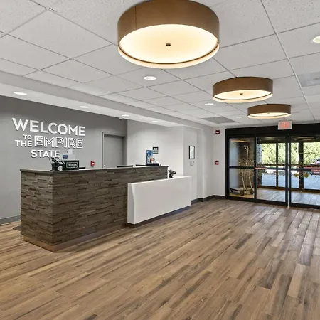 Hampton Inn & Suites Lake George-2