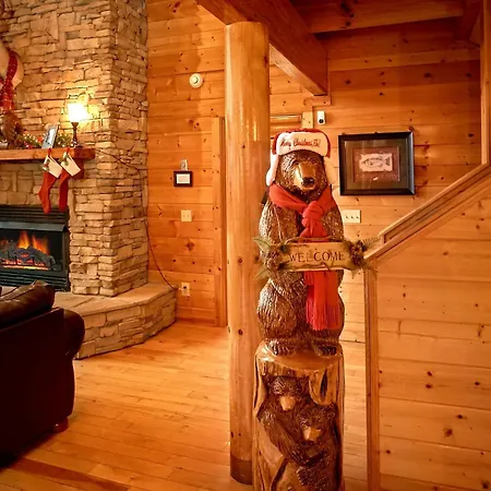 Family Fun Cabin Theater Room Hot Tub-3