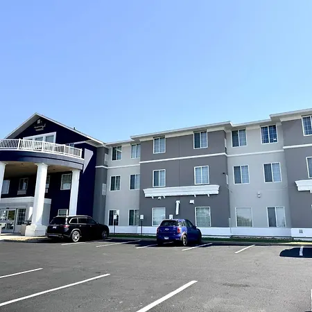 Mainstay Suites Madison Airport-2