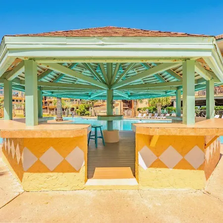 Poolside Paradise-3