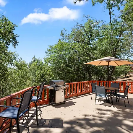 Pinecone Ridge - Walk To Bear Mountain, Private Hot Tub, Foosball-2