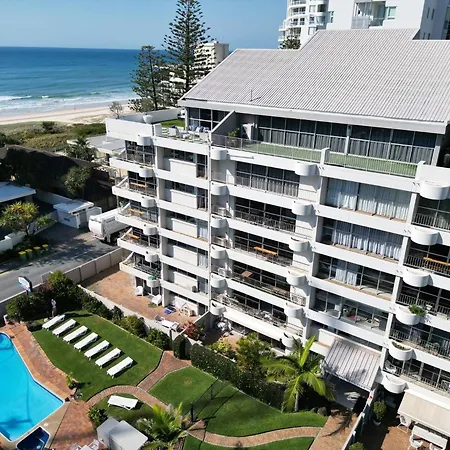 Surfers Chalet-3