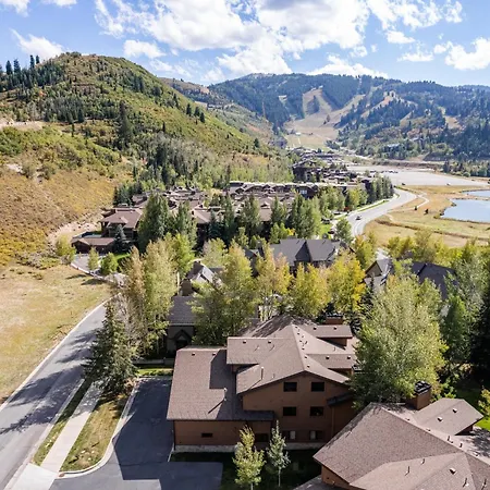 Glenfiddich Condo, Deer Valley Resort, Cozy Interiors, Private Patio, Private Hot Tub, Stunning View-2