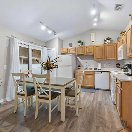 Peaceful Pearl Retreat- 5 Minutes To Downtown, 10 Minutes To Beach-3