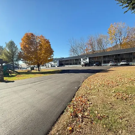 Travelodge By Wyndham Lincoln Near White Mountain-3