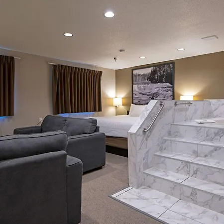 Super 8 By Wyndham Kamloops On The Hill-3