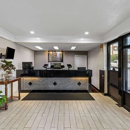 Quality Inn Marietta Near Dobbins Arb-2