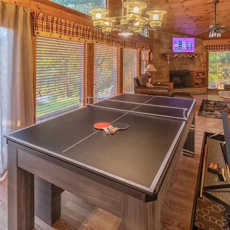Real Log Cabin With Amazing Views, Hot Tub, Sauna, Games-2