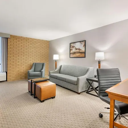 Drury Inn & Suites Champaign-2