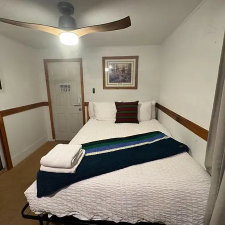Three Pines Cabins-2