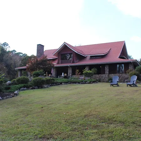 Hilltop Manor B&B-2