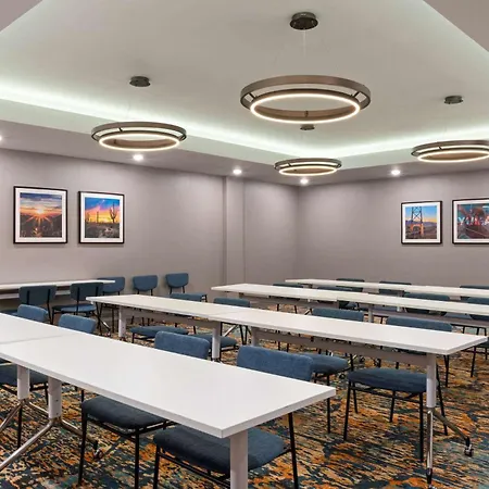 La Quinta Inn & Suites By Wyndham Yuma-3