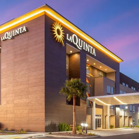 La Quinta Inn & Suites By Wyndham Yuma-2