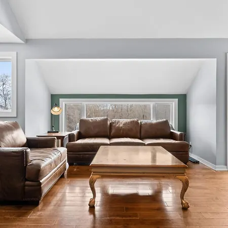 Trailside Village #4 - Slopeside 3Br With Hot Tub And Sauna, Ski In Ski Out On Great Eastern Trail-2