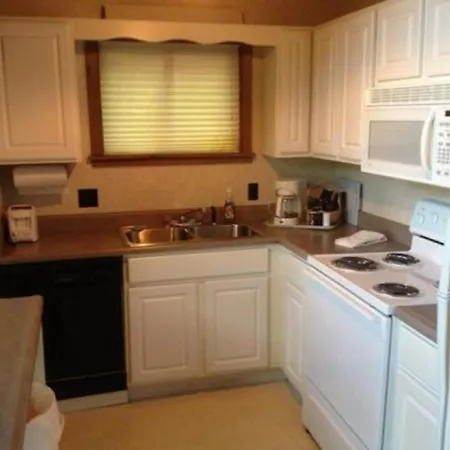 Smoky Bear Hideaway-2