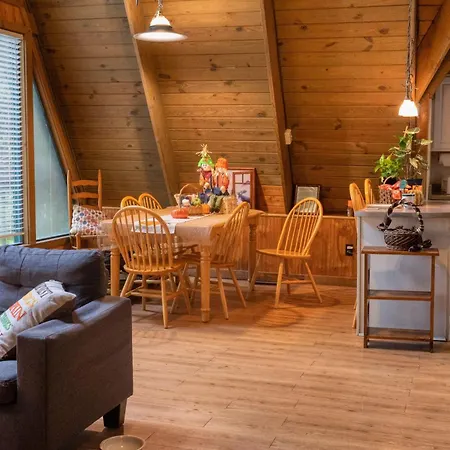 Smoky Bear Hideaway-3